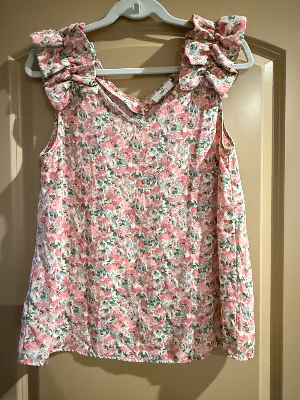 Entro Pink Floral Ruffle Shoulder Sleeveless Blouse Size Small